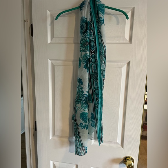 Charming Charlie Printed Scarf. - Picture 2 of 8